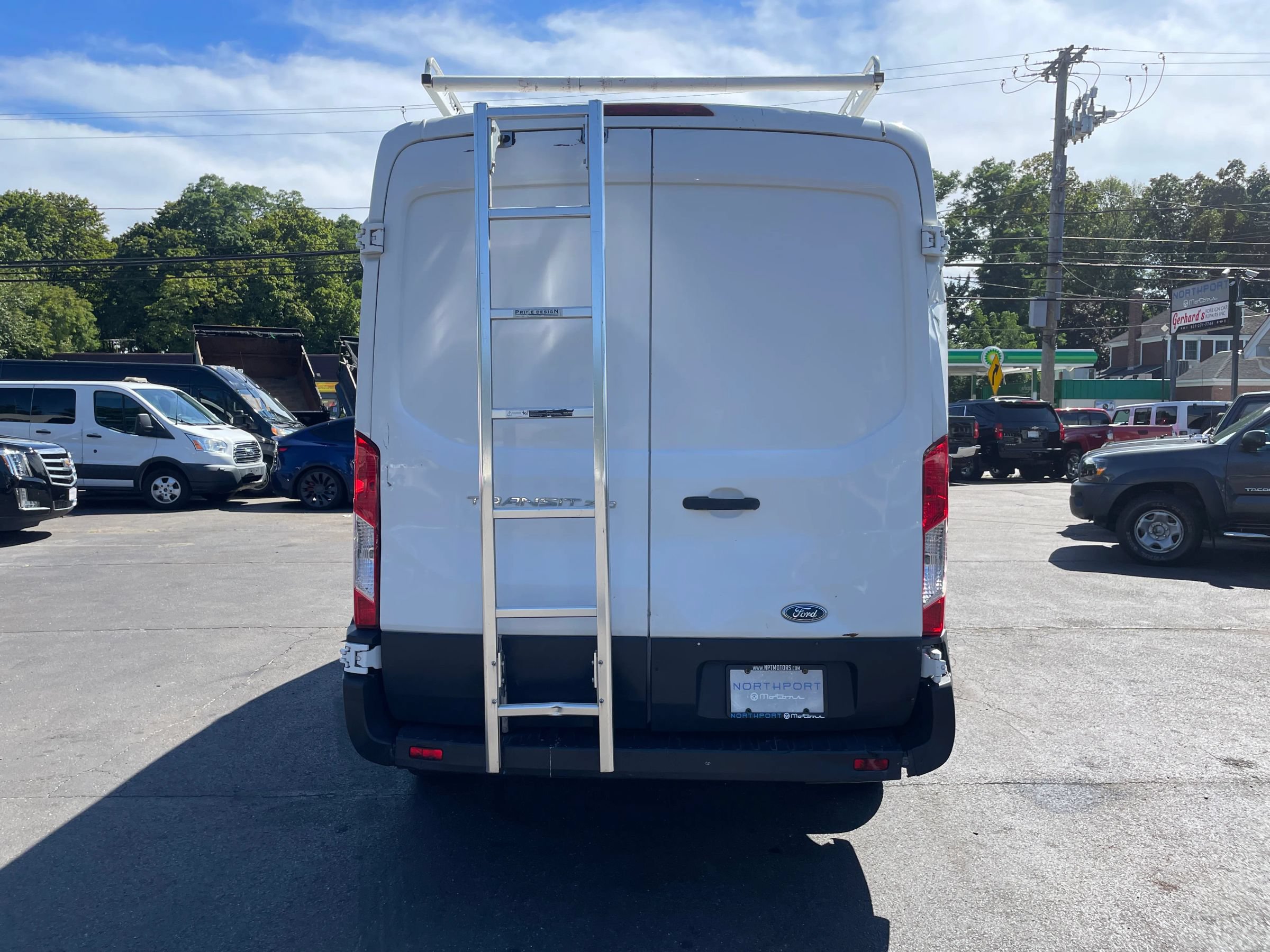 Used 2015 Ford Transit 250 130 Medium Roof RWD image 4
