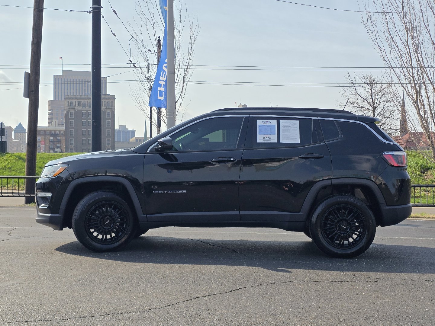 Used 2019 Jeep Compass Latitude w/ Cold Weather Group image 19