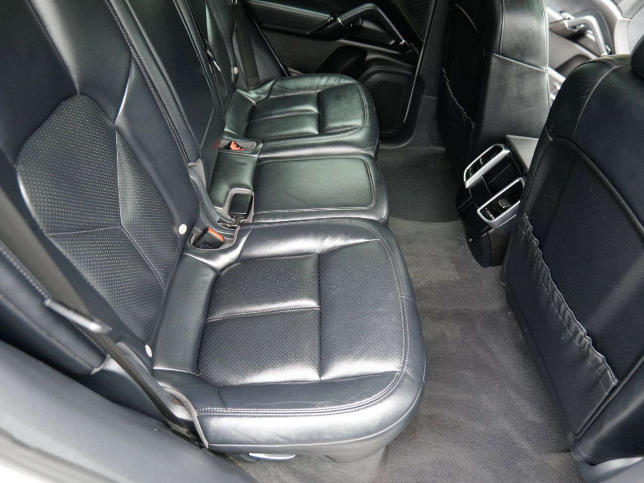 Used 2016 Porsche Cayenne image 43