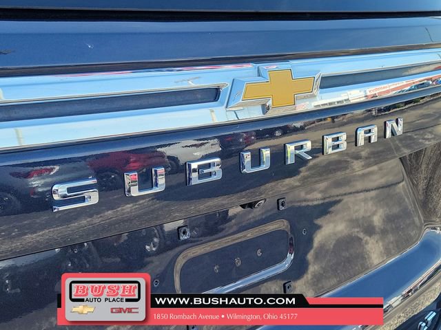 Used 2023 Chevrolet Suburban LT w/ LT Signature Plus Package image 6