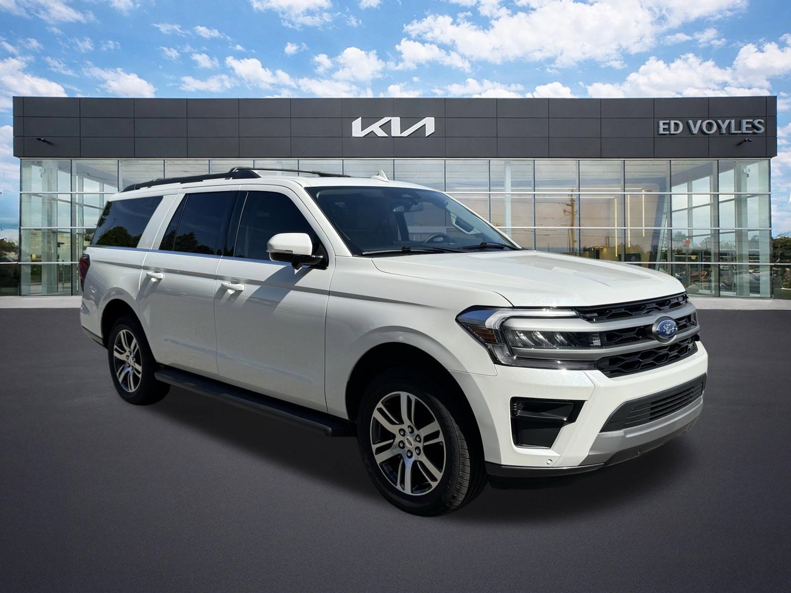 Used 2024 Ford Expedition Max XLT RWD image 1