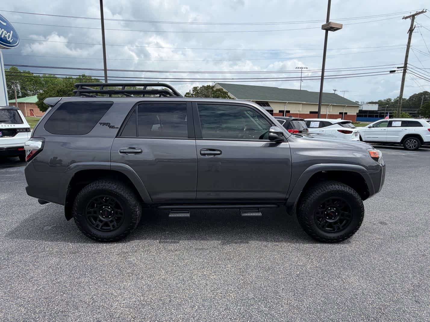 Used 2018 Toyota 4Runner TRD Off-Road Premium AWD/4WD image 8