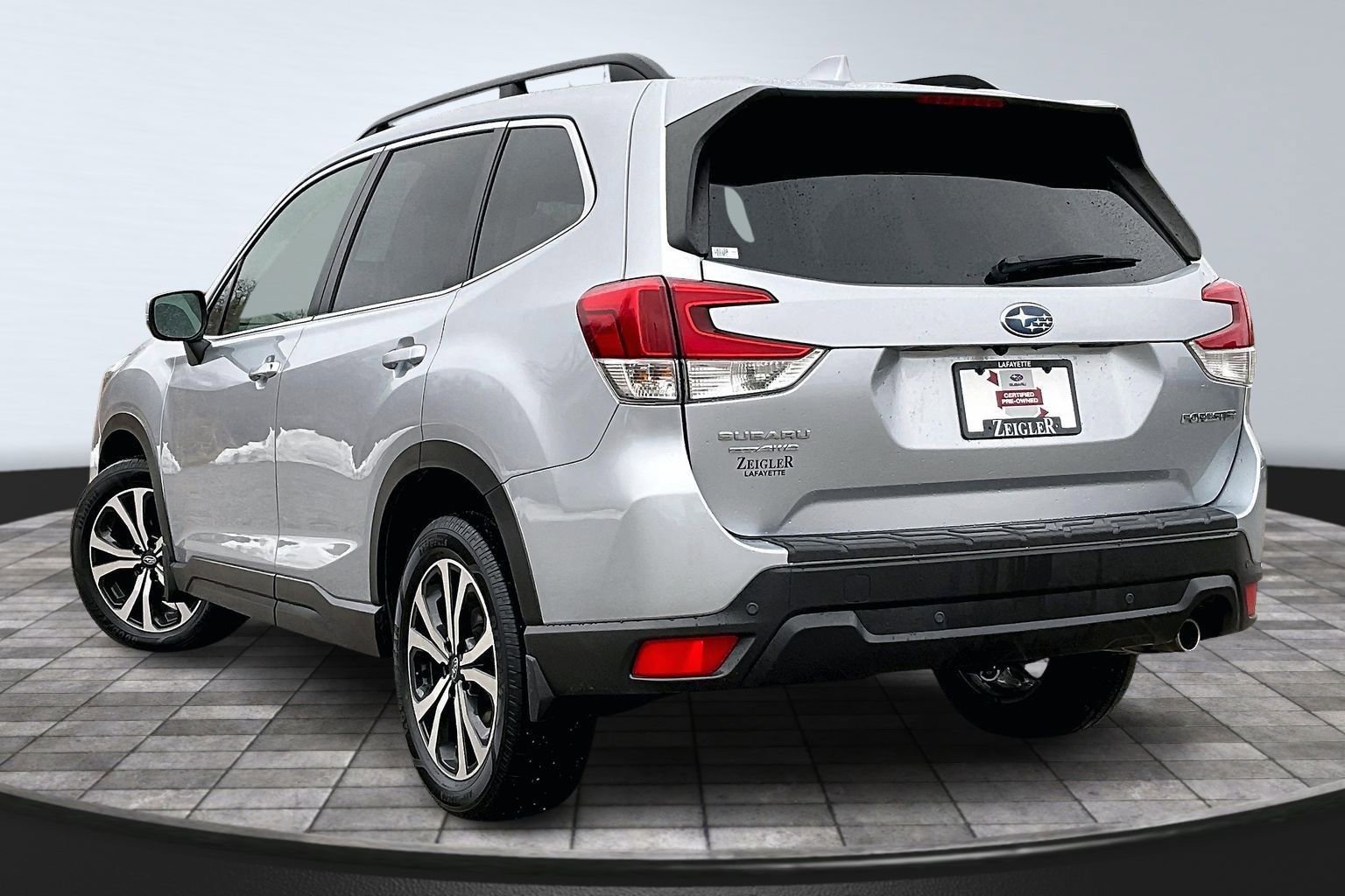 Used 2020 Subaru Forester Limited image 11