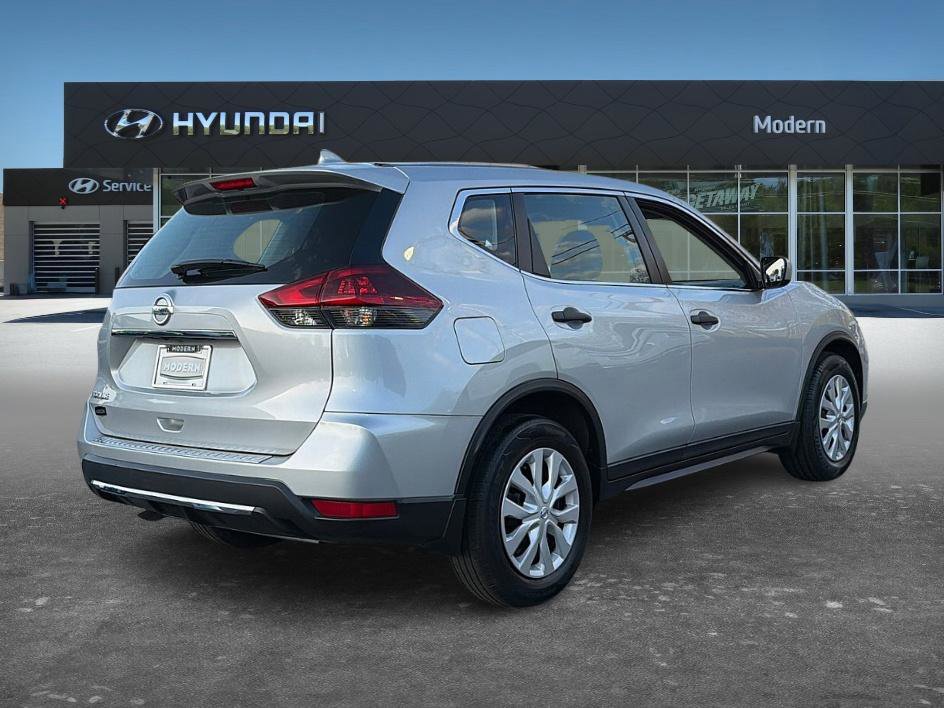 Used 2019 Nissan Rogue S image 4