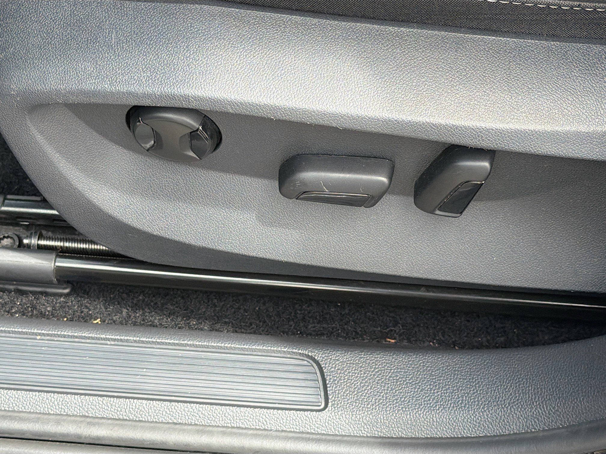 Used 2022 Volkswagen Taos SE image 23