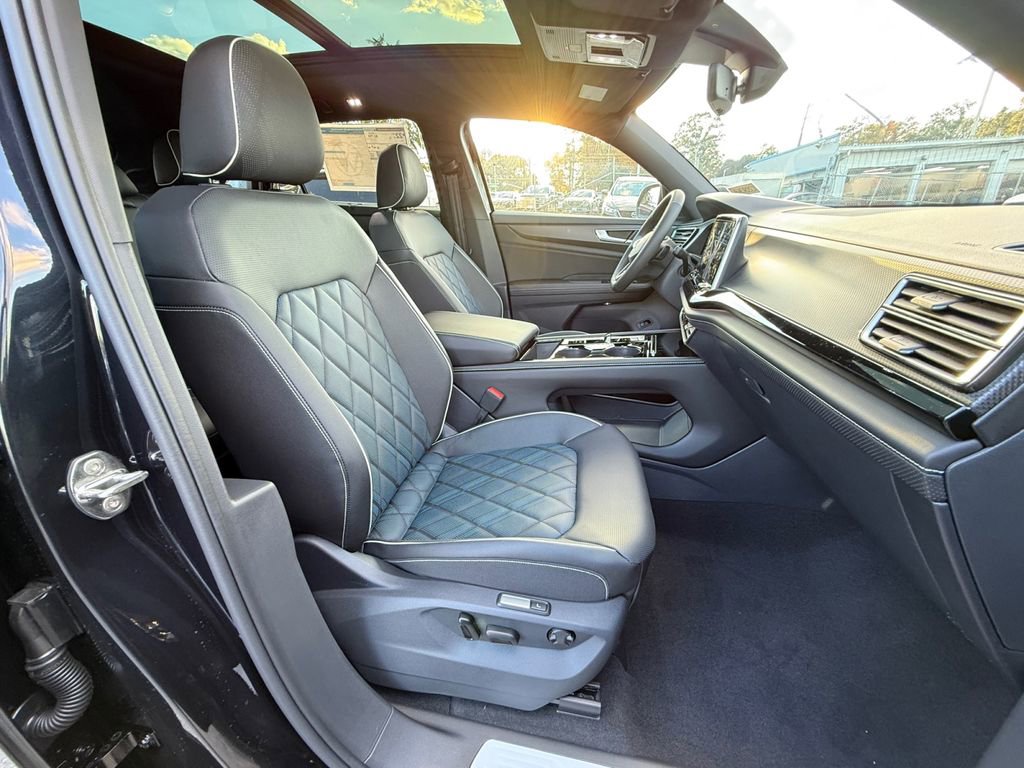 New 2026 Volkswagen Atlas Cross Sport SEL Premium R-Line image 22