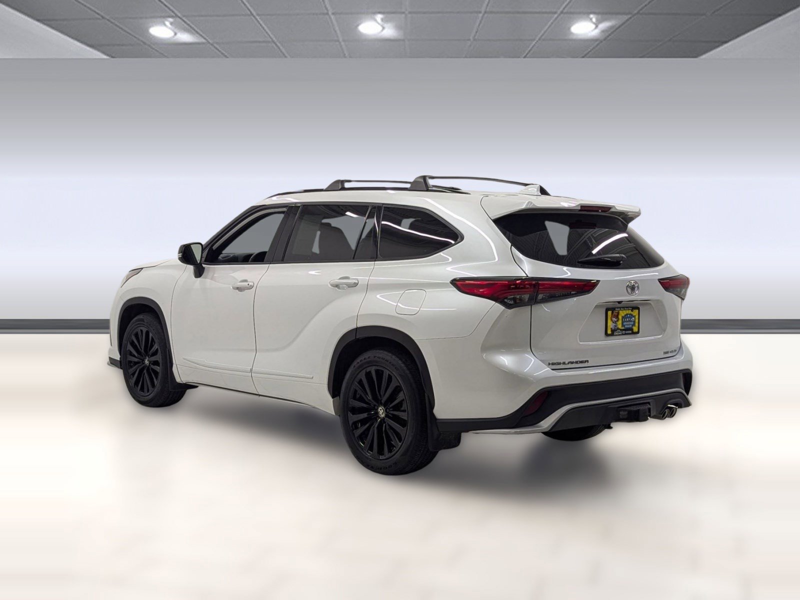 Used 2023 Toyota Highlander XSE image 2