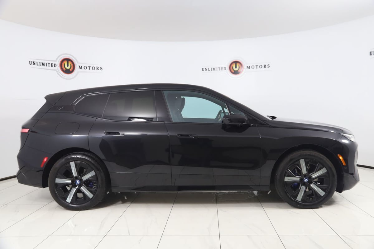 Used 2023 BMW iX xDrive50 w/ Sport Package AWD/4WD image 2