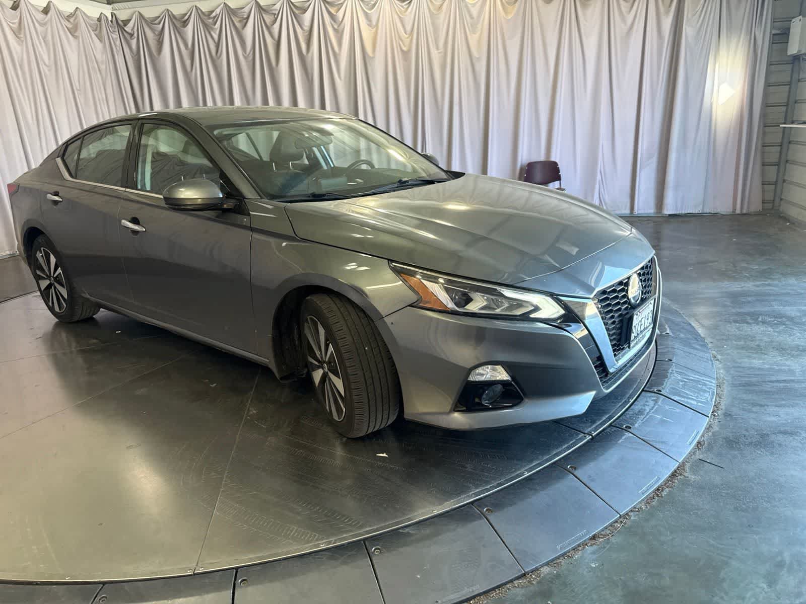 Used 2021 Nissan Altima 2.5 SL FWD image 2