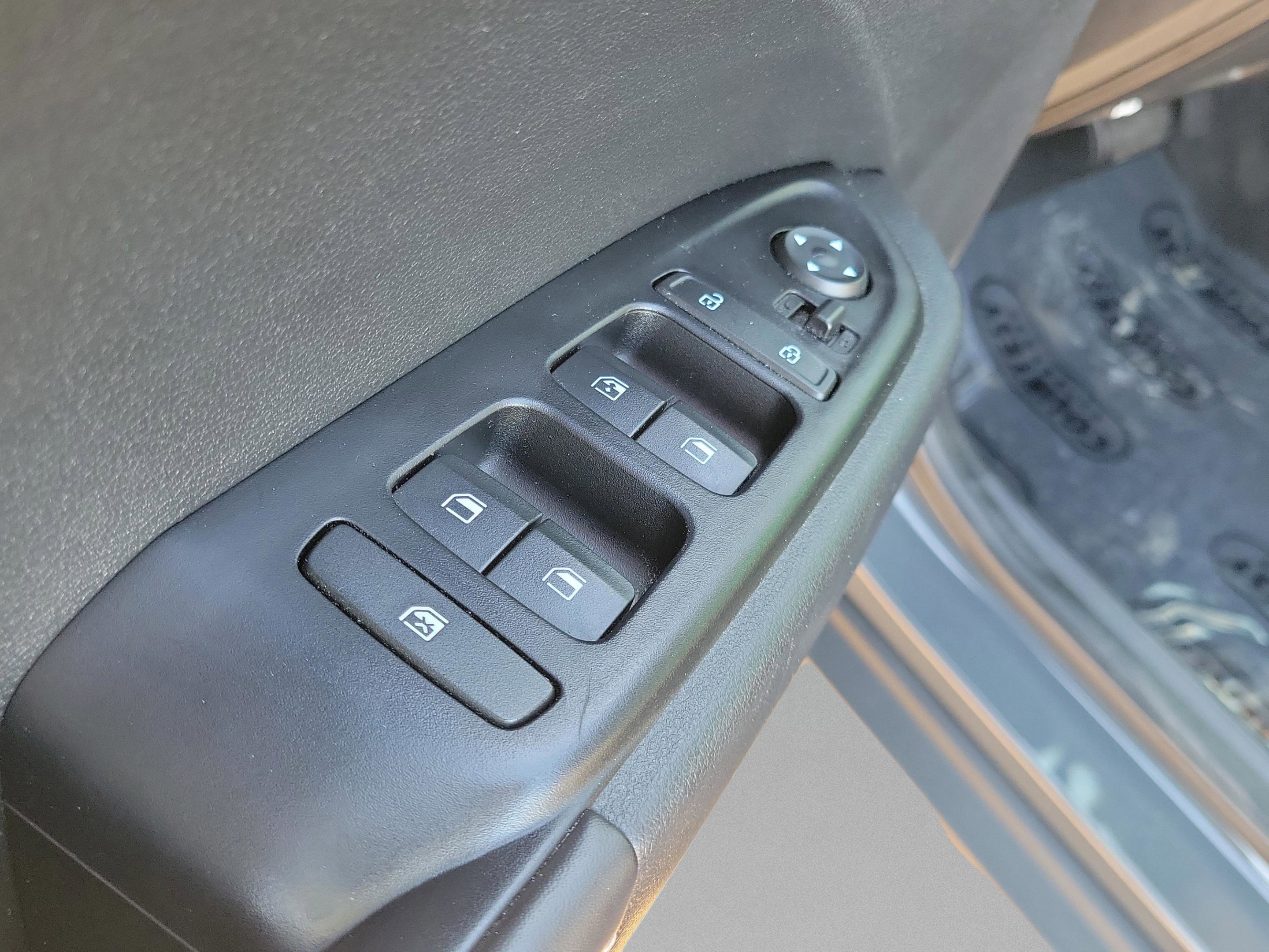 Certified 2024 Hyundai Venue Limited image 17