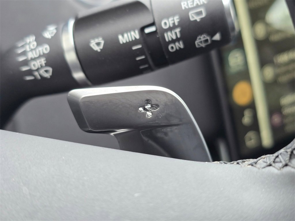 Used 2024 Land Rover Range Rover Evoque Dynamic SE image 18