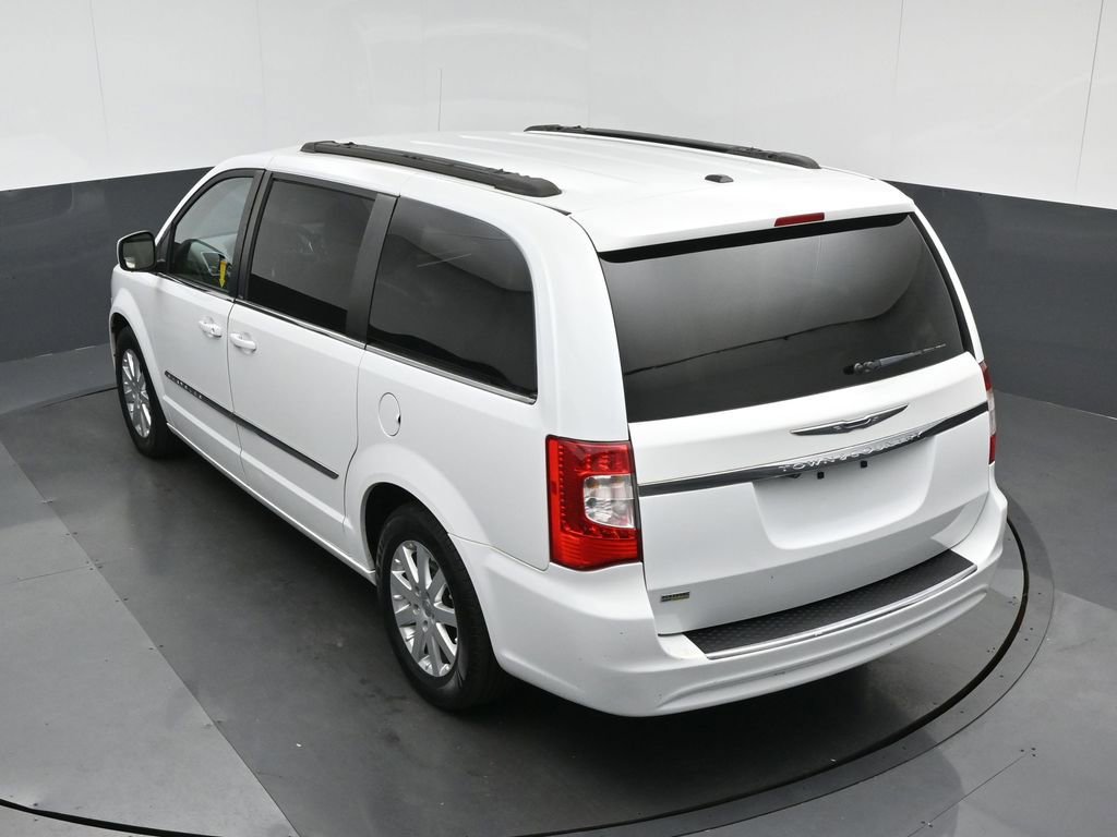 Used 2014 Chrysler Town & Country Touring image 64