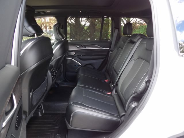 Used 2024 Jeep Grand Cherokee Overland w/ Adv Protech Group III AWD/4WD image 15
