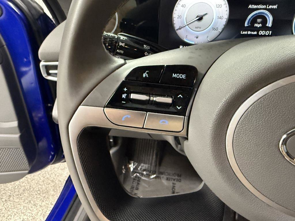 Used 2023 Hyundai Elantra SEL w/ Convenience Package image 16