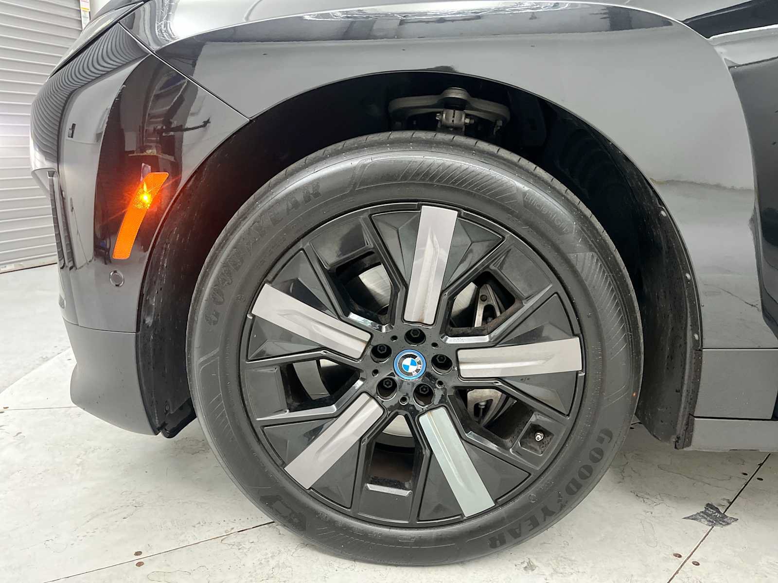 Used 2024 BMW iX xDrive50 AWD/4WD image 24