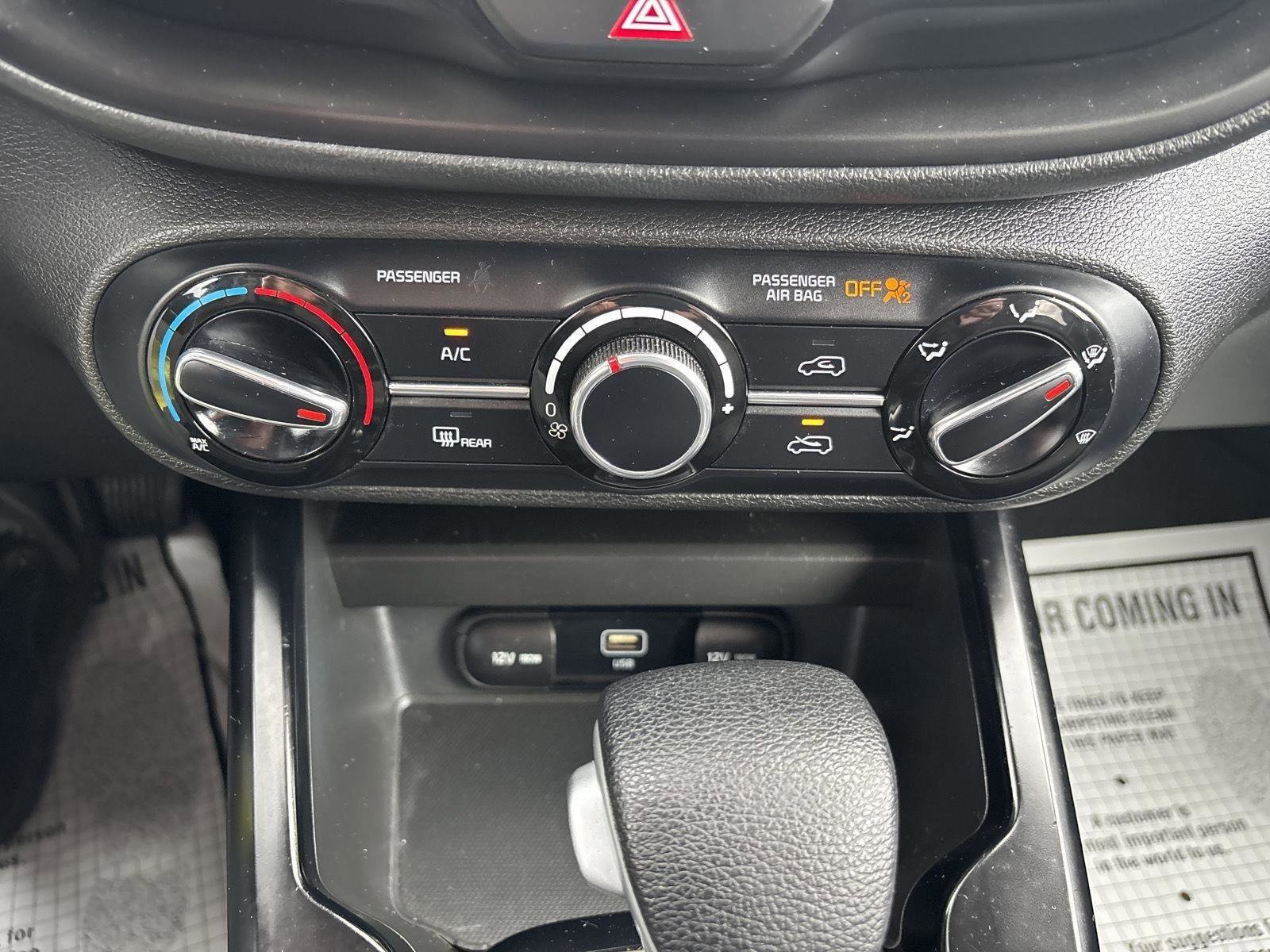 Used 2023 Kia Soul LX w/ LX Technology Package FWD image 33
