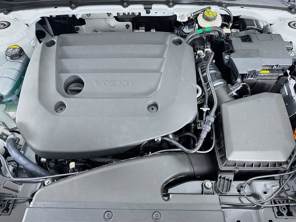 New 2026 Volvo XC40 B5 Plus w/ Protection Package Premier image 31