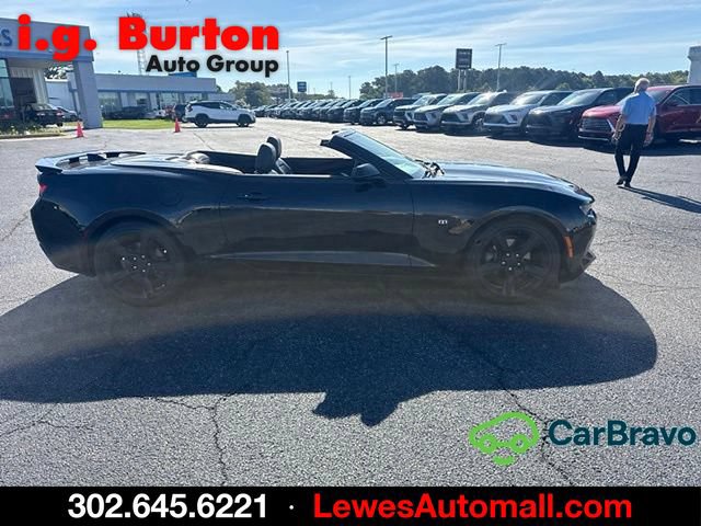 Used 2017 Chevrolet Camaro LT RWD image 2