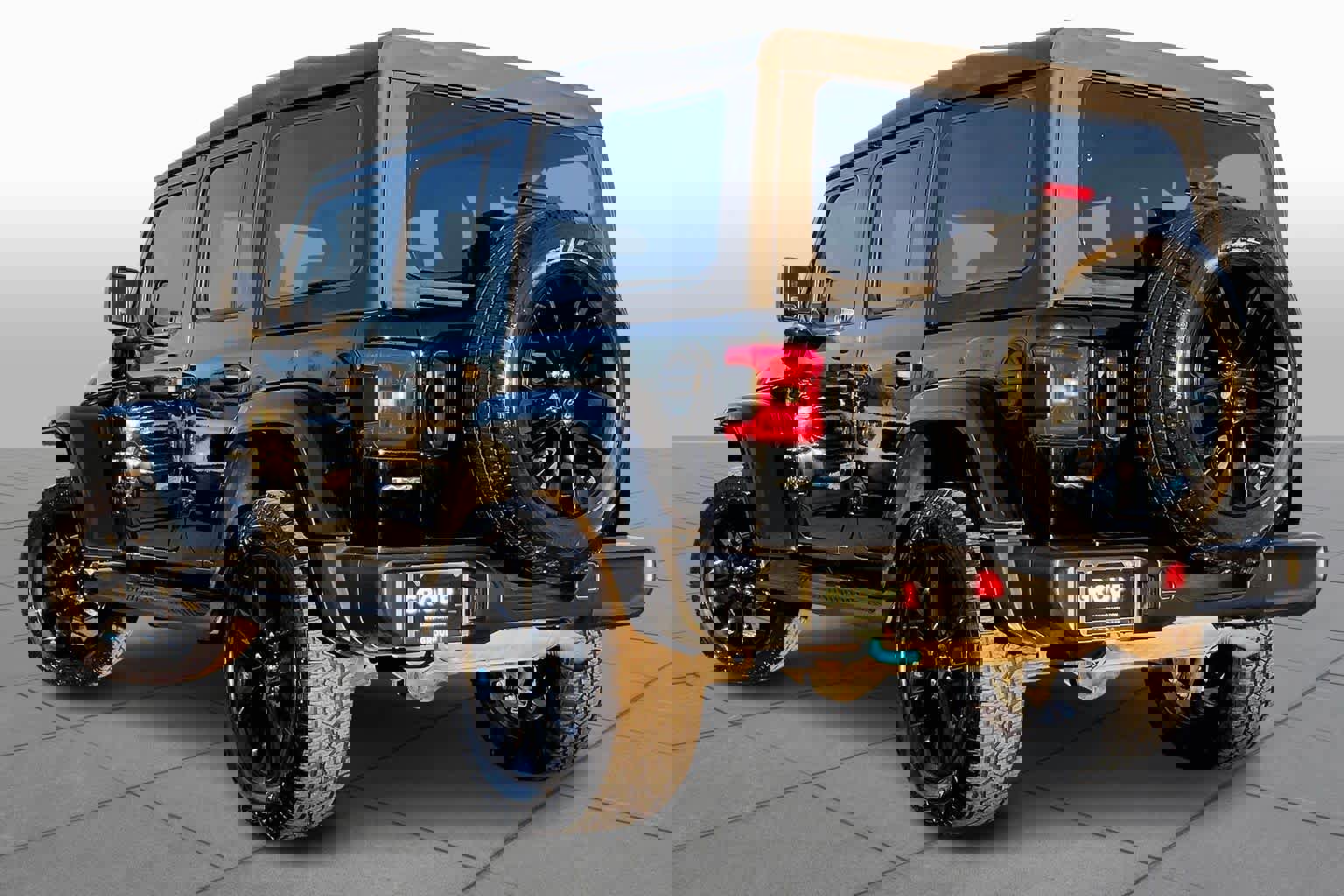 Used 2022 Jeep Wrangler Unlimited Sahara w/ Cold Weather Group image 25