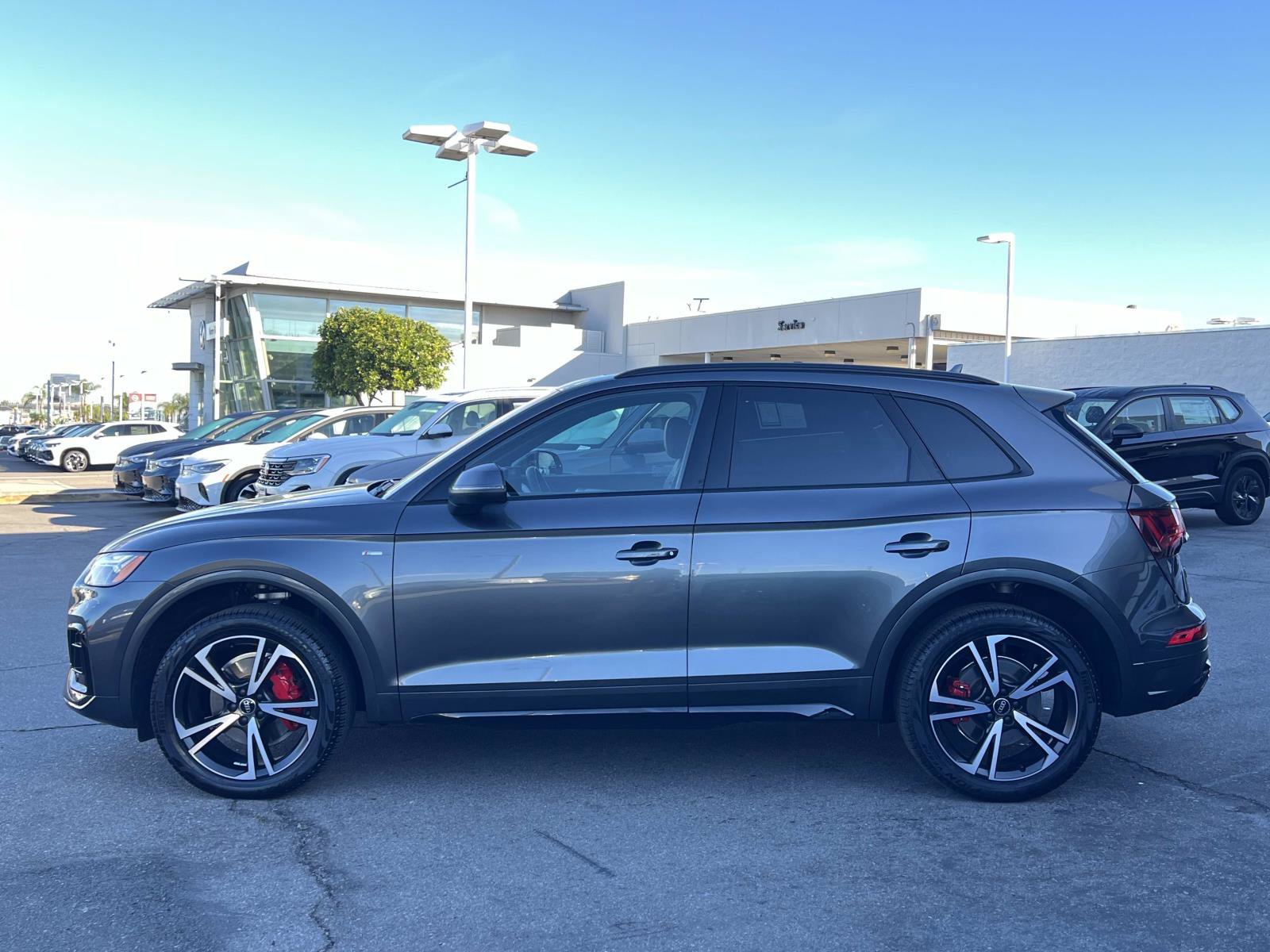 Used 2025 Audi Q5 2.0T Premium Plus image 2