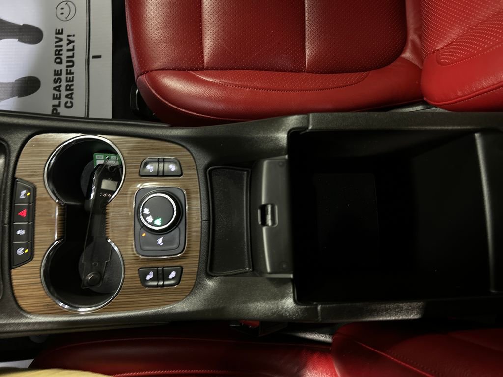 Used 2023 GMC Acadia SLE w/ Driver Convenience Package FWD image 21