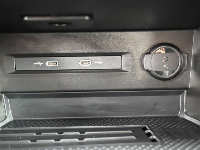 Certified 2025 Volkswagen Taos SE image 23