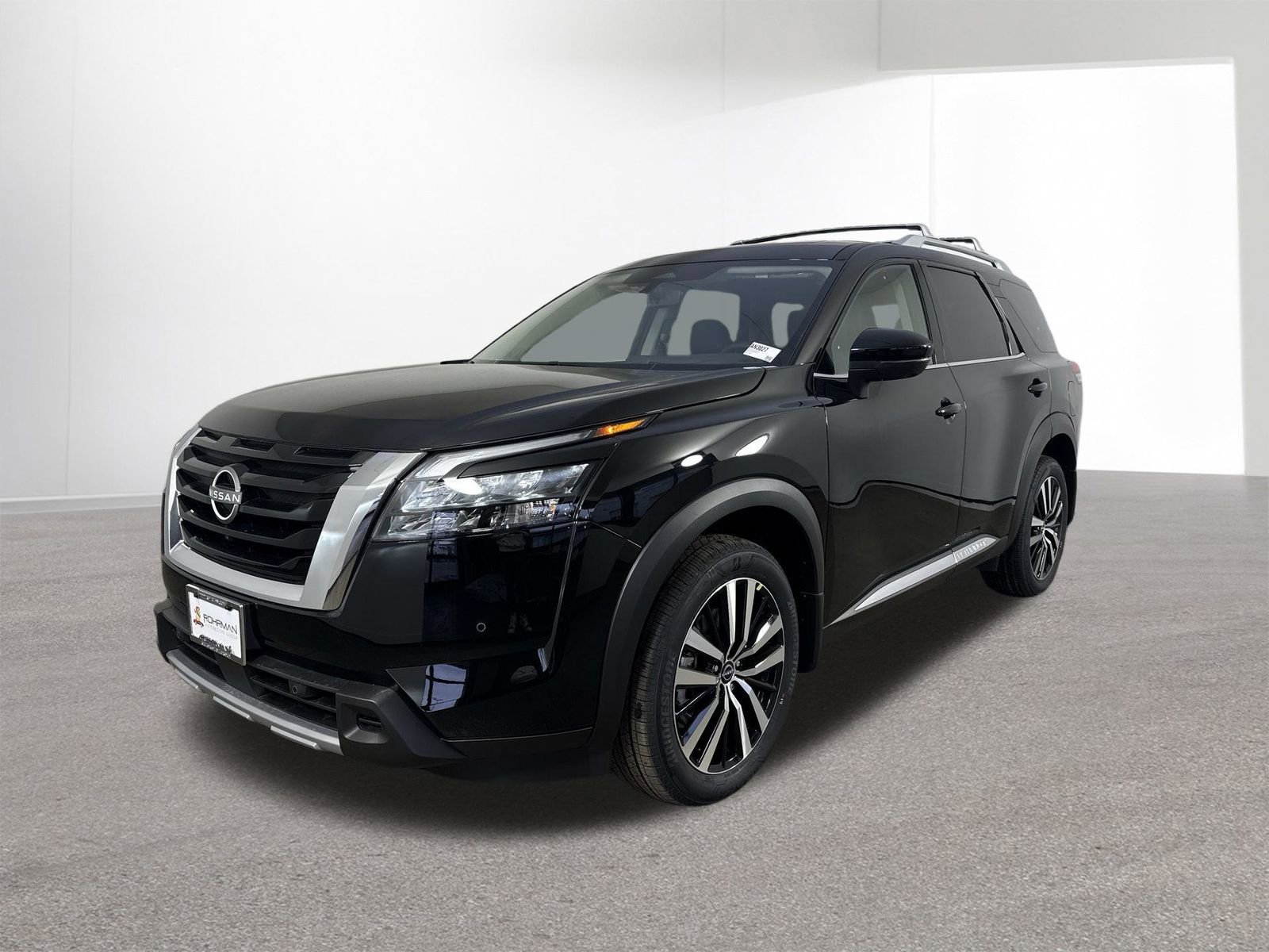New 2025 Nissan Pathfinder Platinum image 2