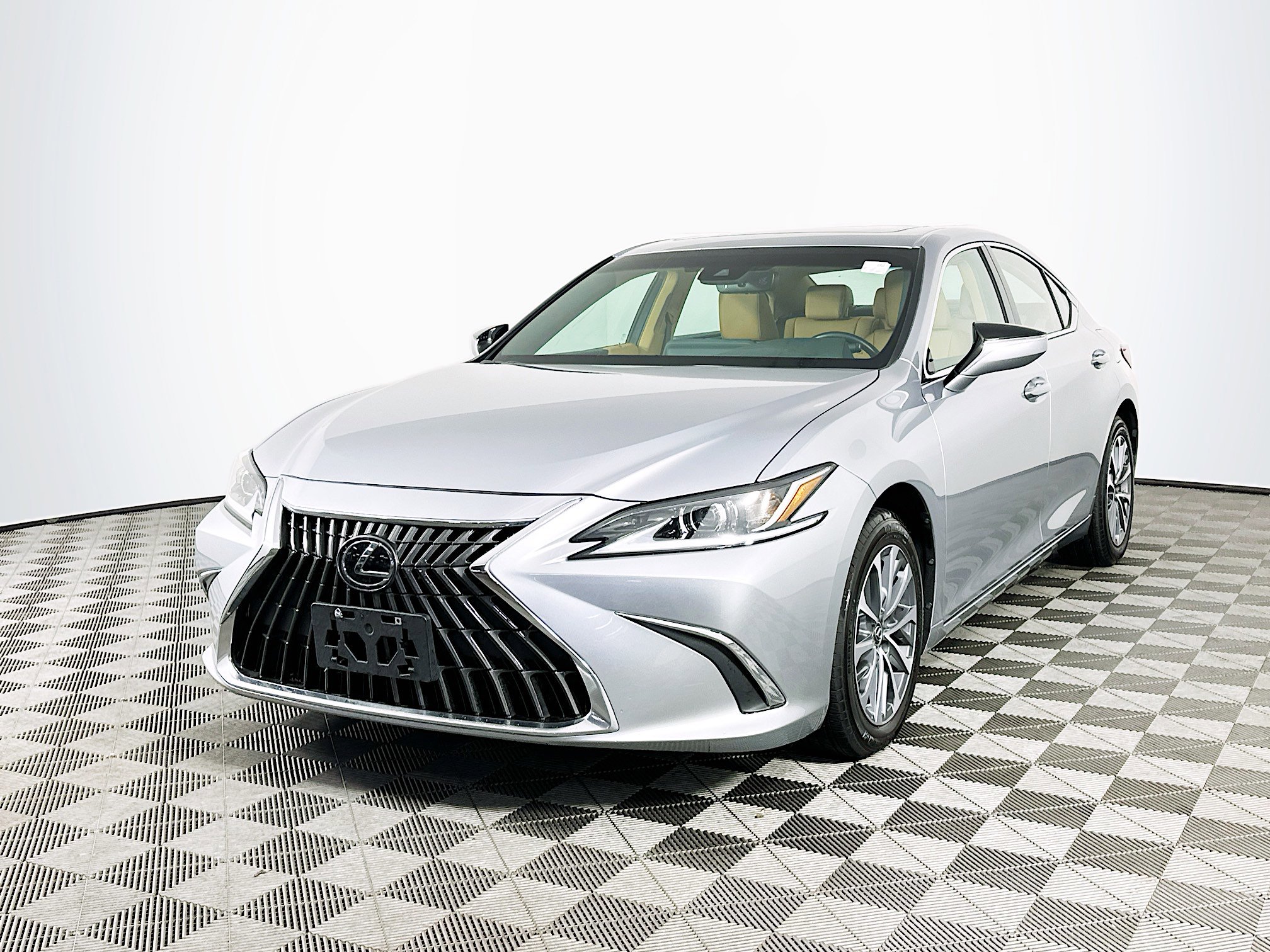 Certified 2025 Lexus ES 350 image 3