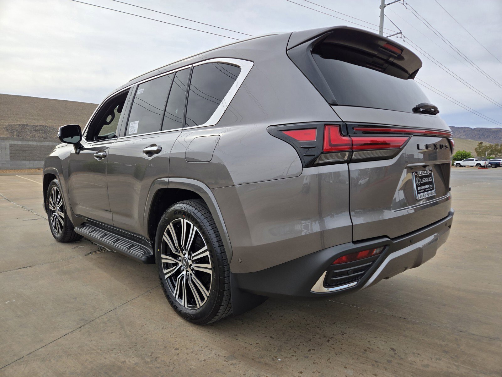 New 2026 Lexus LX 700h Luxury image 4