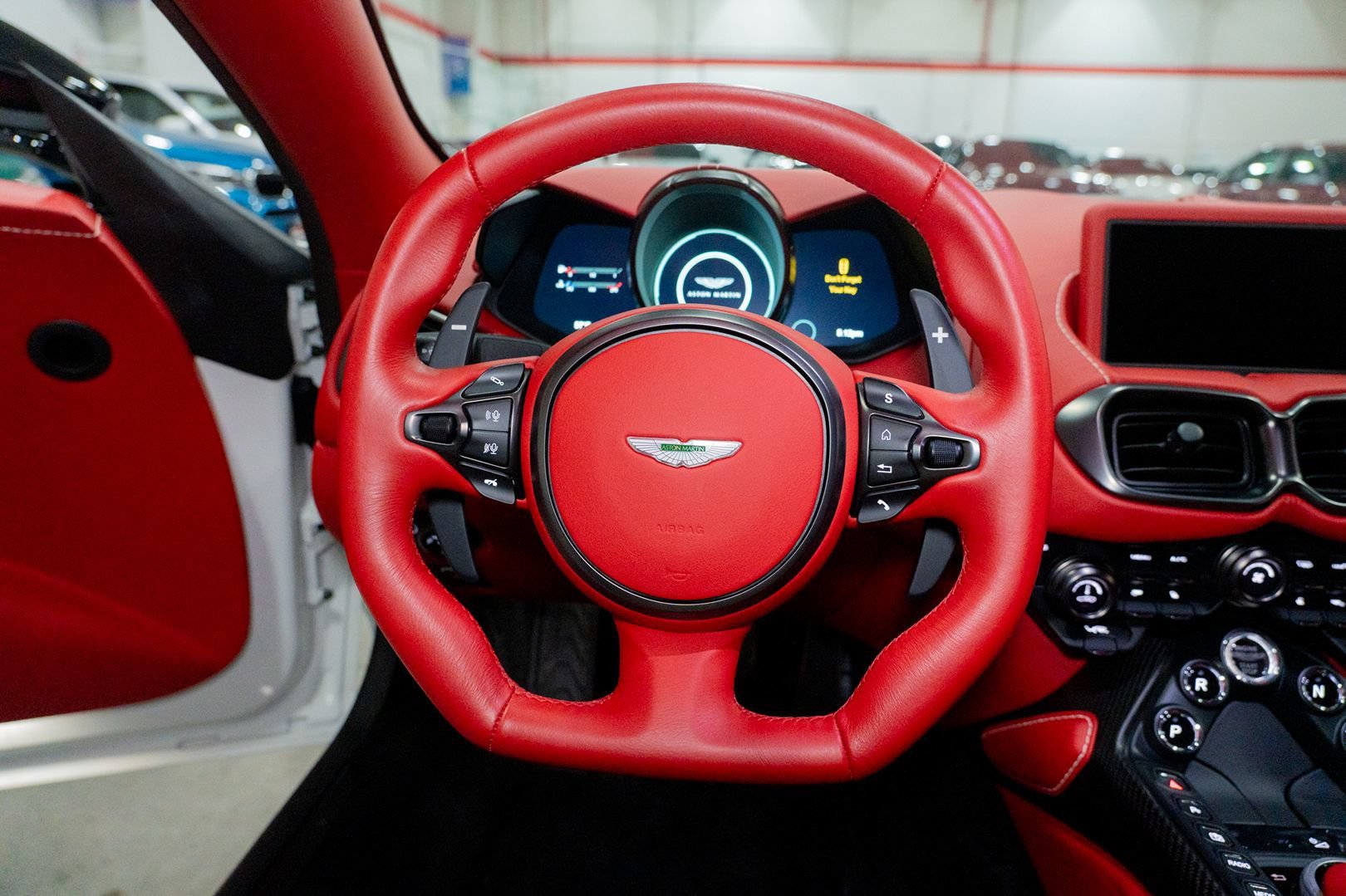 Used 2019 Aston Martin V8 Vantage Coupe RWD image 33
