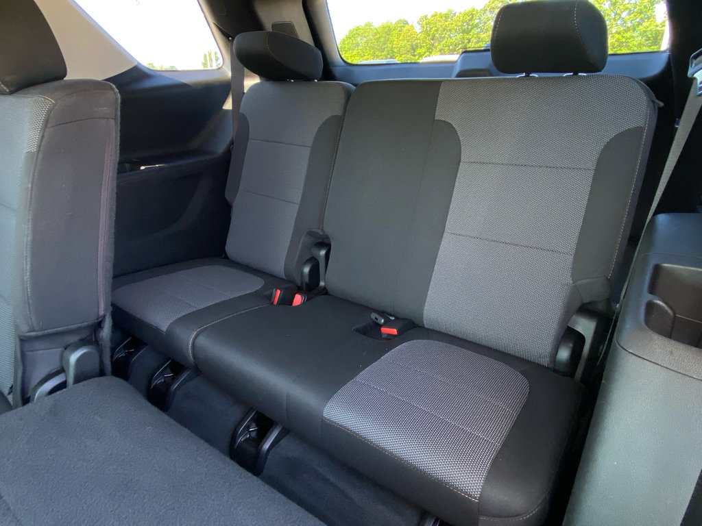 Used 2020 Chevrolet Traverse LS FWD image 15