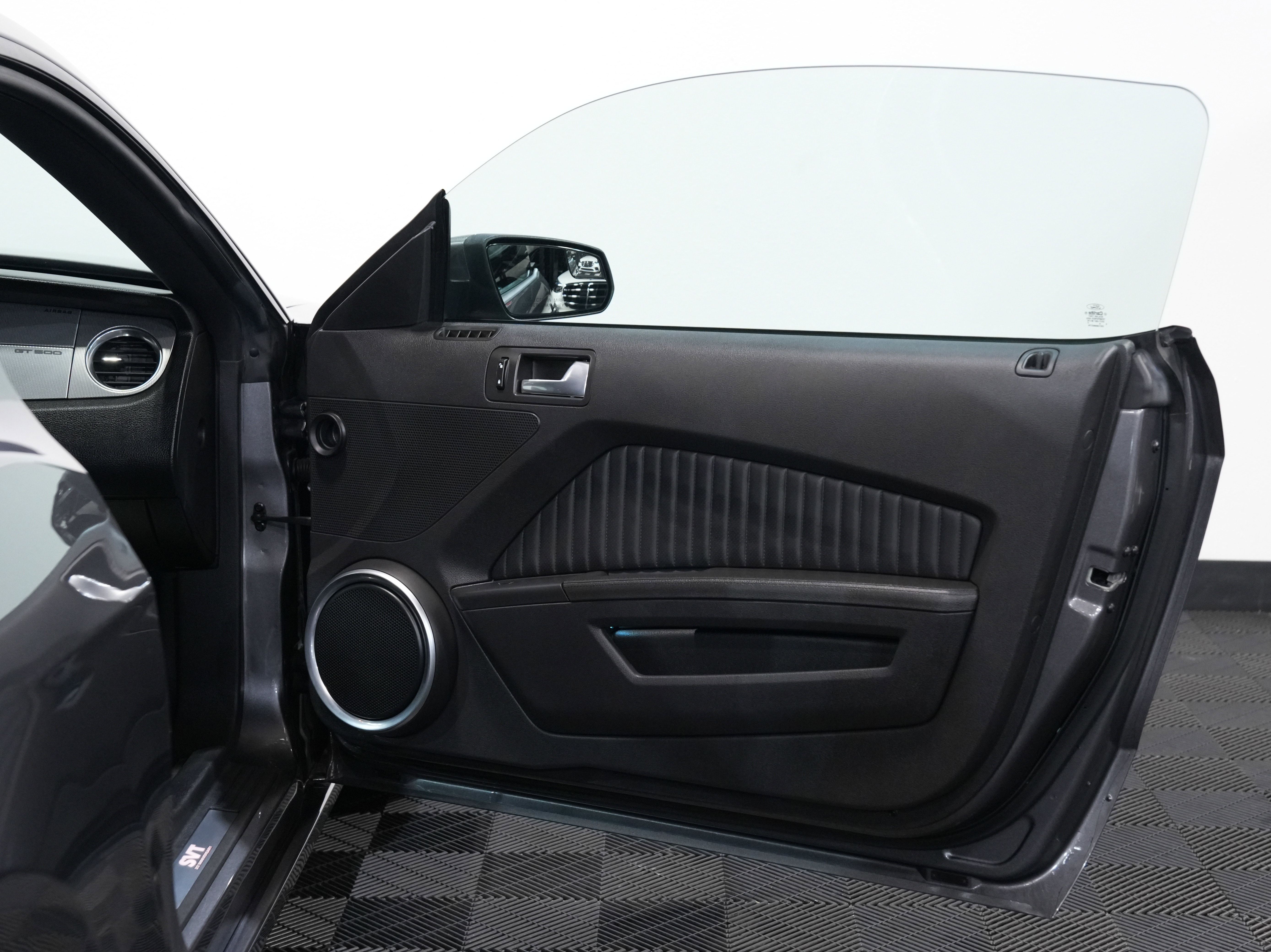 Used 2013 Ford Mustang Shelby GT500 image 25