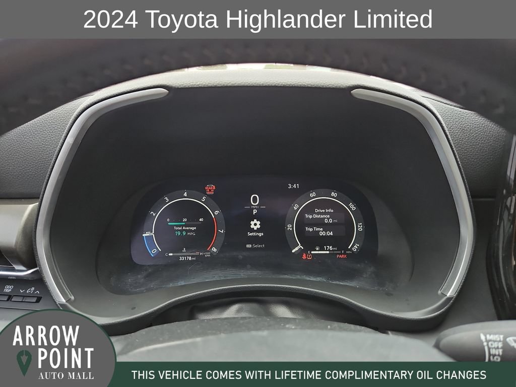 Used 2024 Toyota Highlander Limited FWD image 26