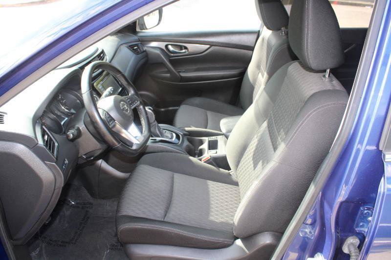 Used 2020 Nissan Rogue SV FWD image 10