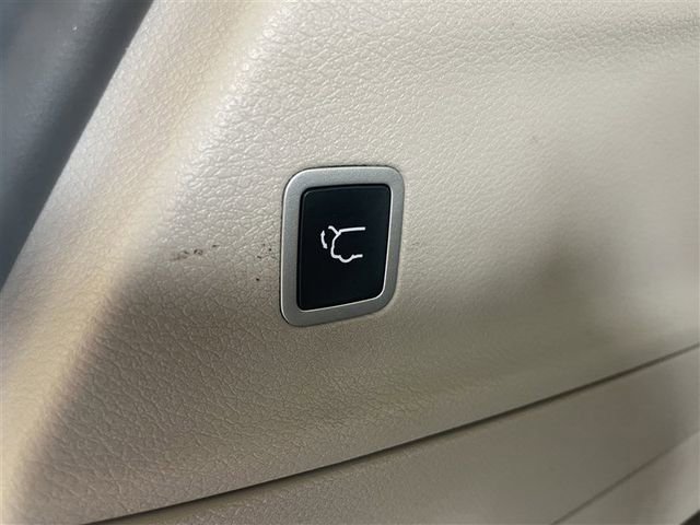 Used 2021 Chrysler Pacifica Touring image 28