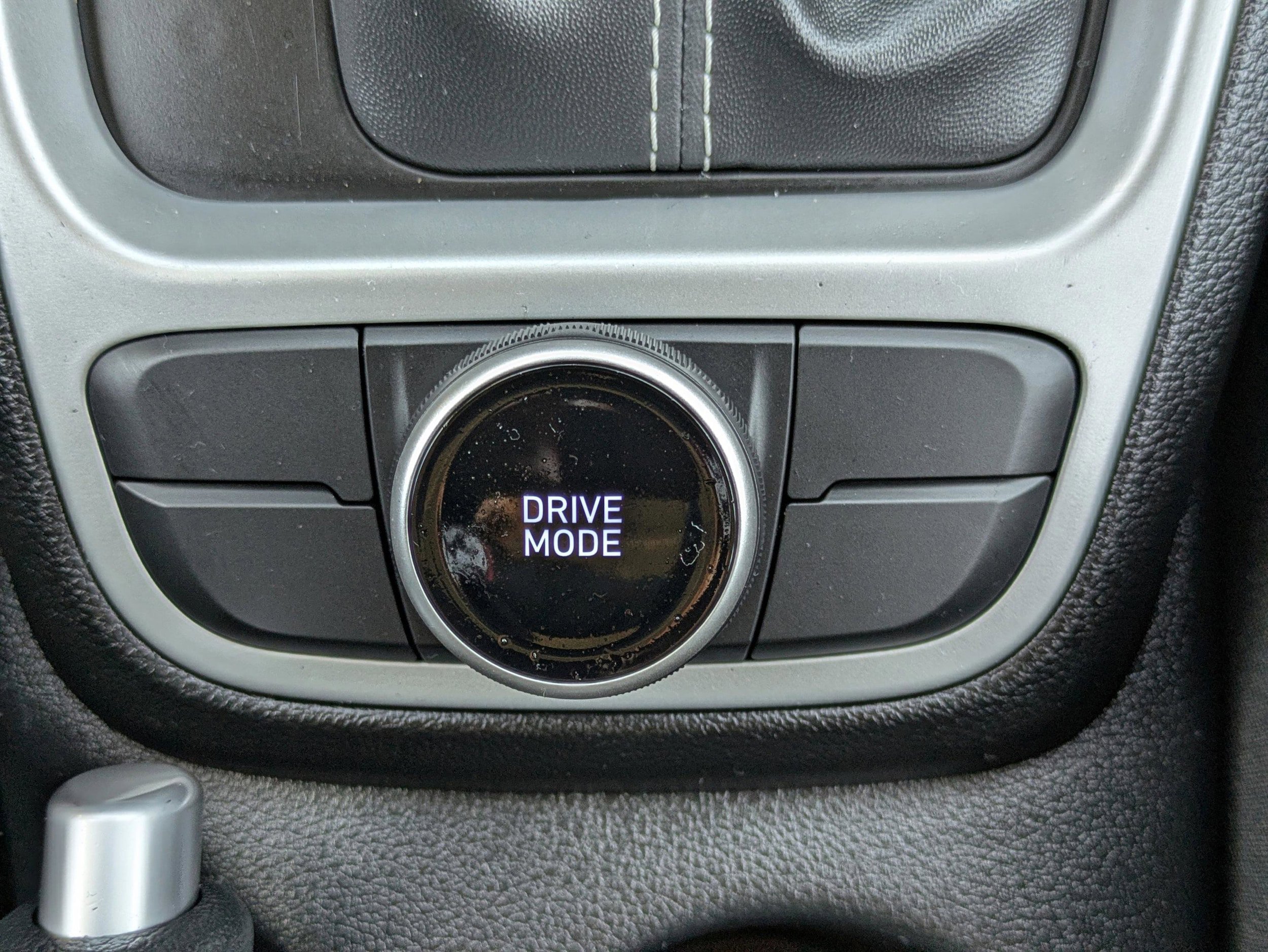 Used 2025 Hyundai Venue SEL FWD image 23