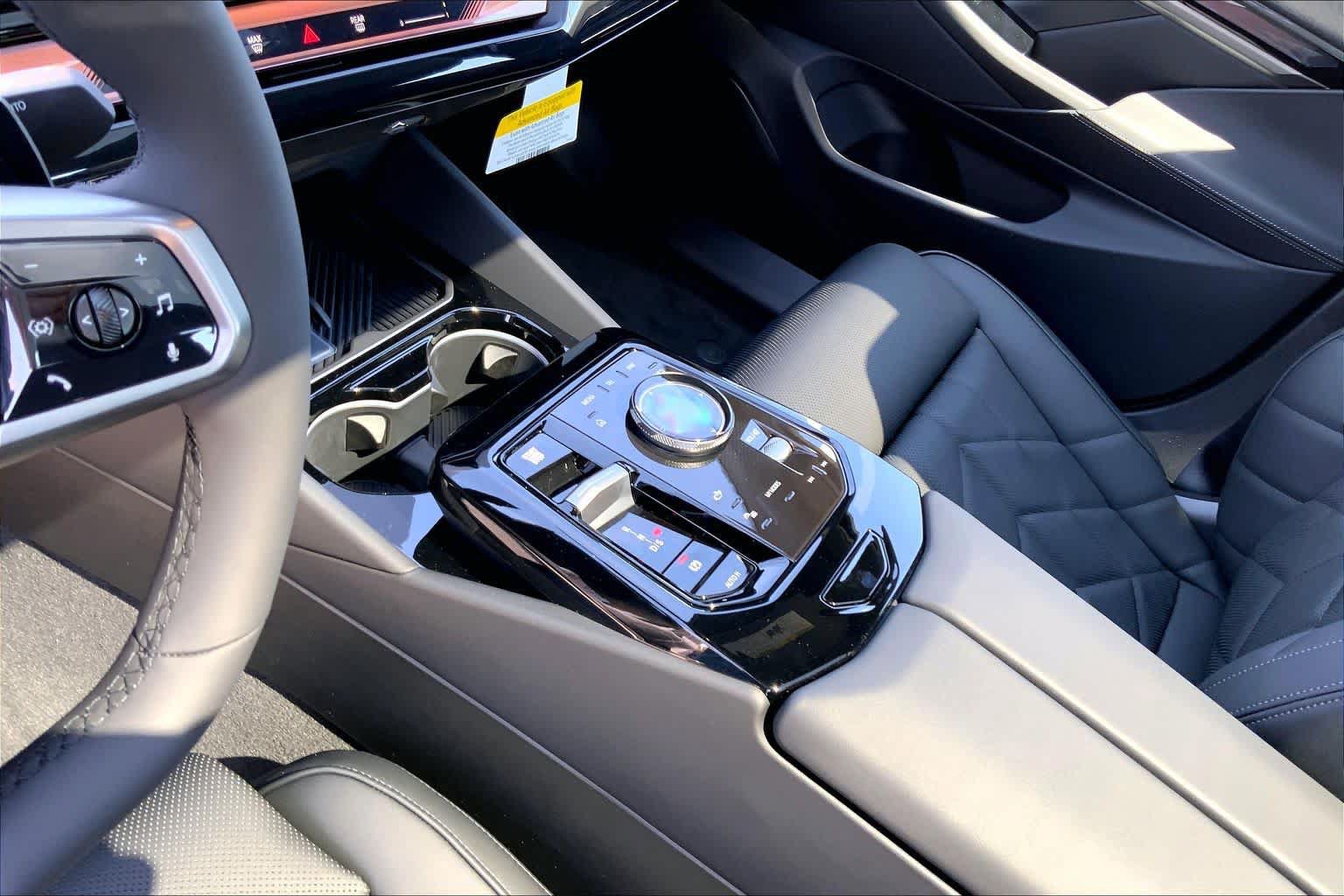 New 2026 BMW 550e xDrive AWD/4WD image 7