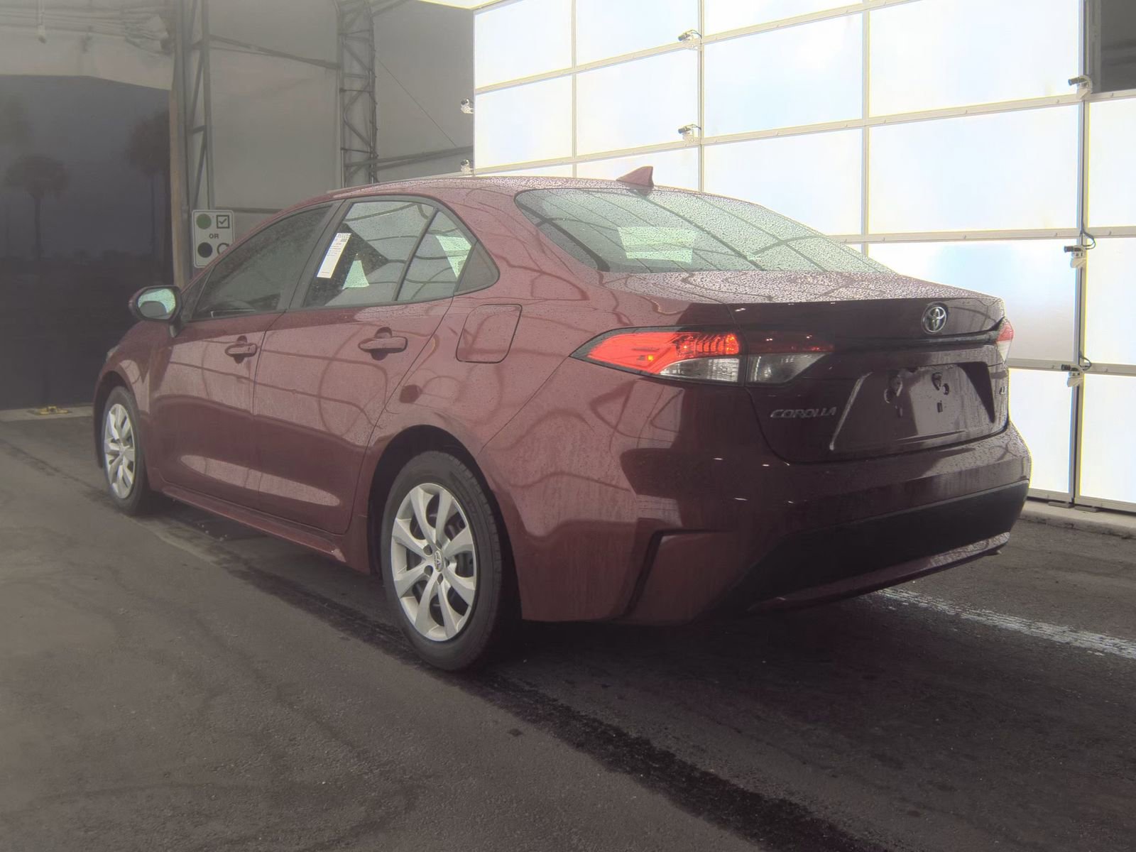 Used 2022 Toyota Corolla LE image 11