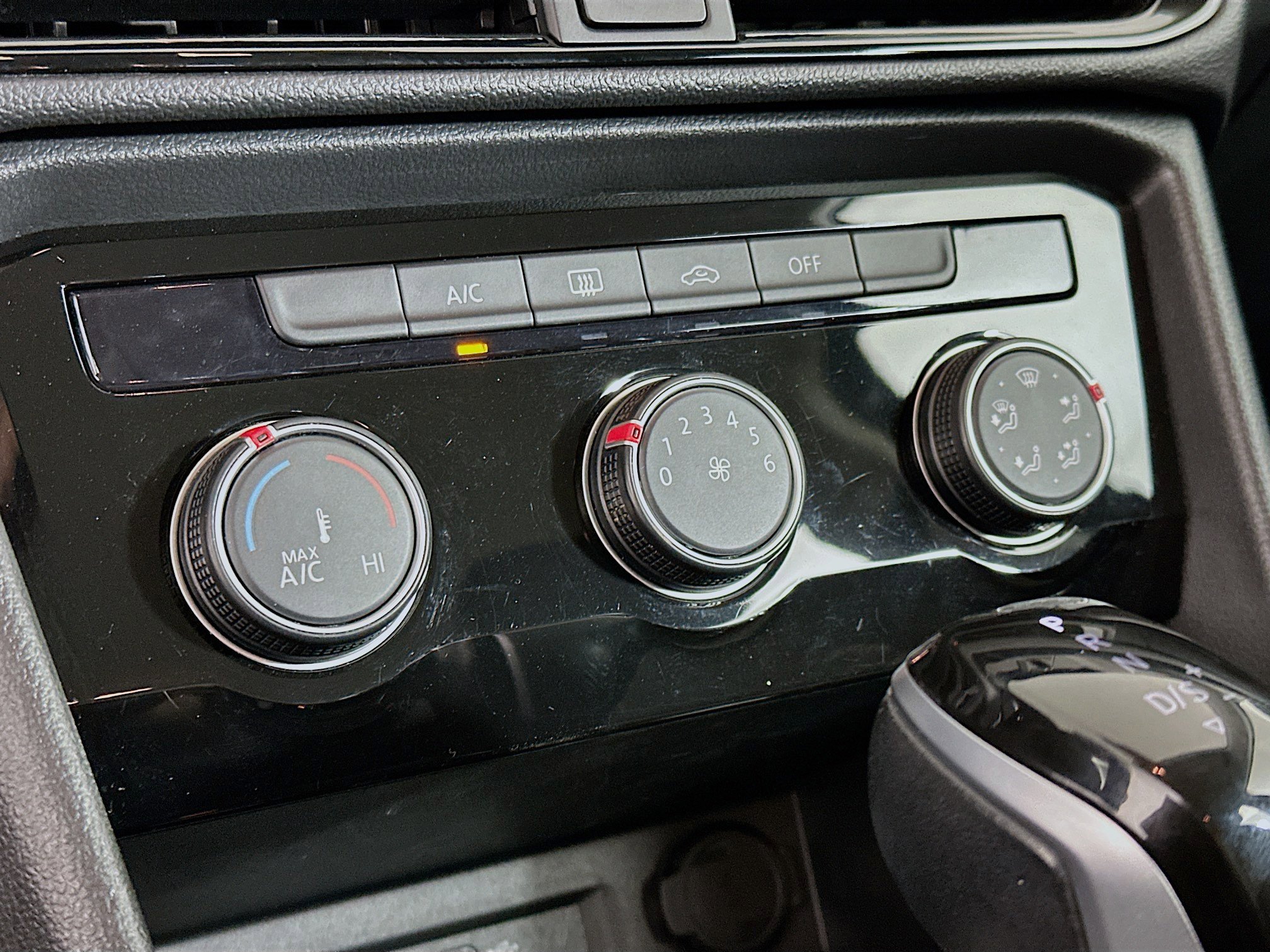 Used 2024 Volkswagen Taos S image 23