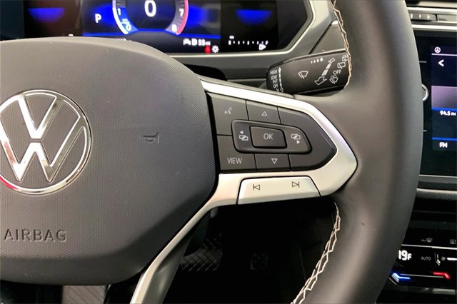 Certified 2023 Volkswagen Tiguan SE w/ Panoramic Sunroof Package image 19