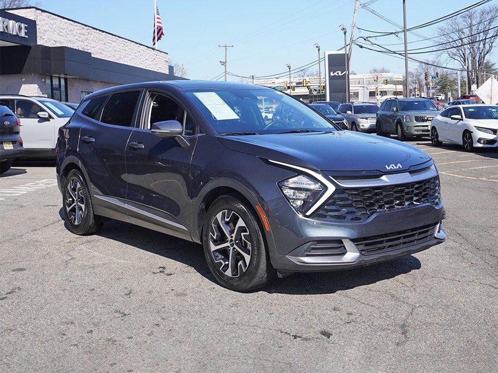 Used 2023 Kia Sportage EX image 2