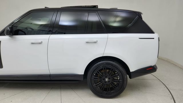 Used 2023 Land Rover Range Rover SE image 10