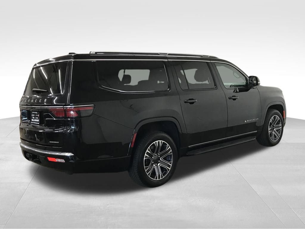 Used 2024 Jeep Wagoneer L Series II w/ Flexible Seating Group image 8