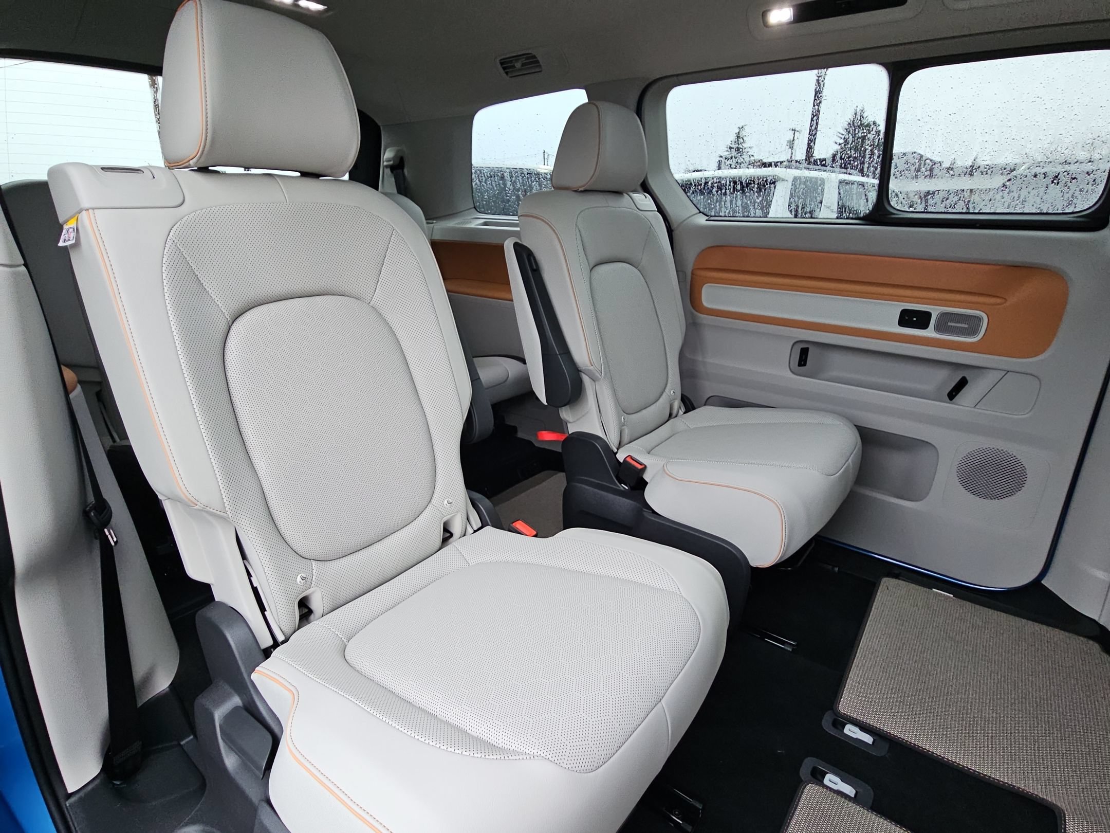 New 2025 Volkswagen ID. Buzz Pro S Plus AWD/4WD image 29