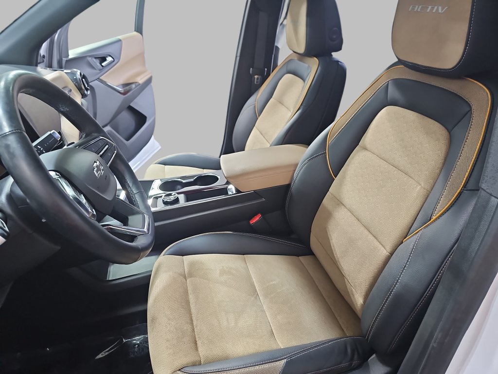 Certified 2025 Chevrolet Equinox ACTIV w/ Safety and Technology Package AWD/4WD image 19