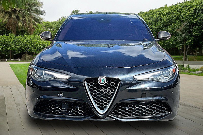 Used 2019 Alfa Romeo Giulia Ti RWD image 2