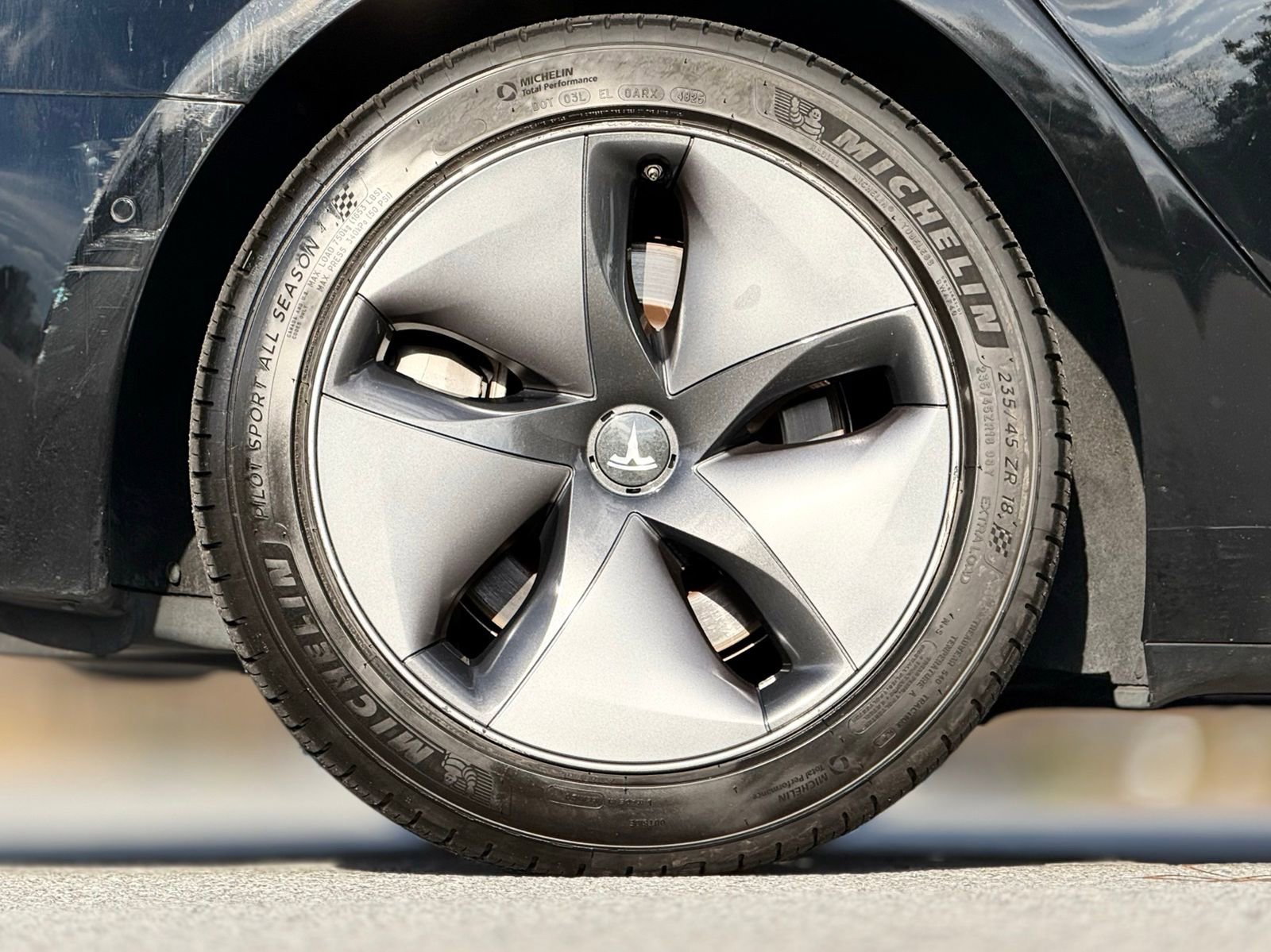 Used 2018 Tesla Model 3 Mid Range image 19