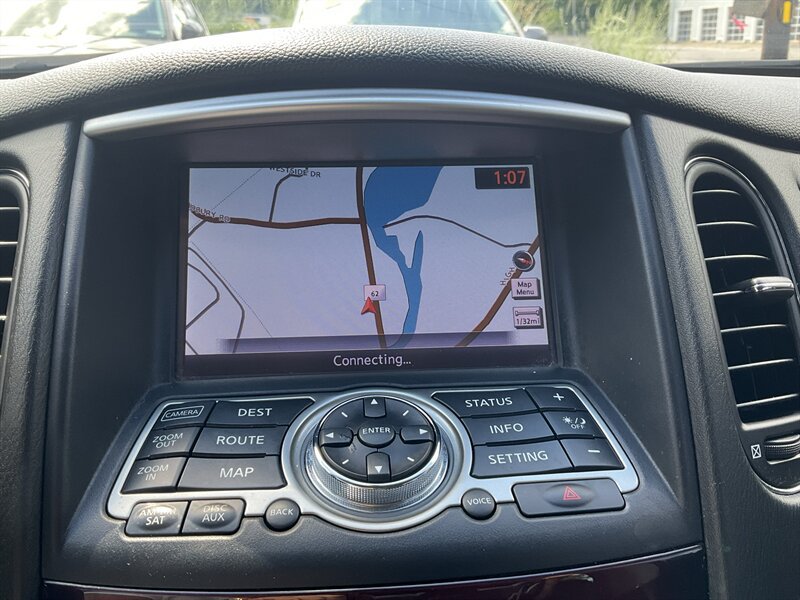 Used 2017 INFINITI QX50 2WD w/ Deluxe Touring Package image 19