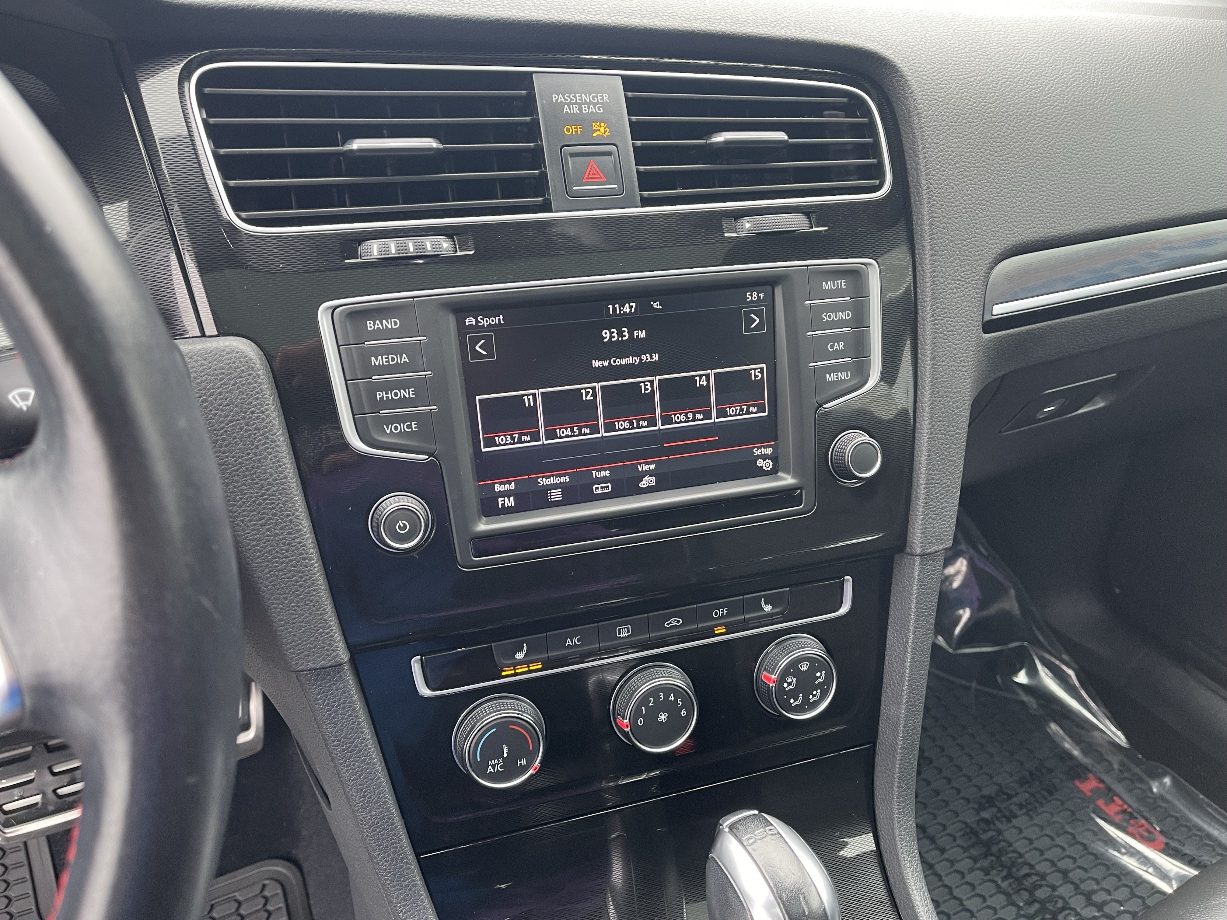 Used 2016 Volkswagen GTI SE w/ Driver Assistance Package FWD image 24