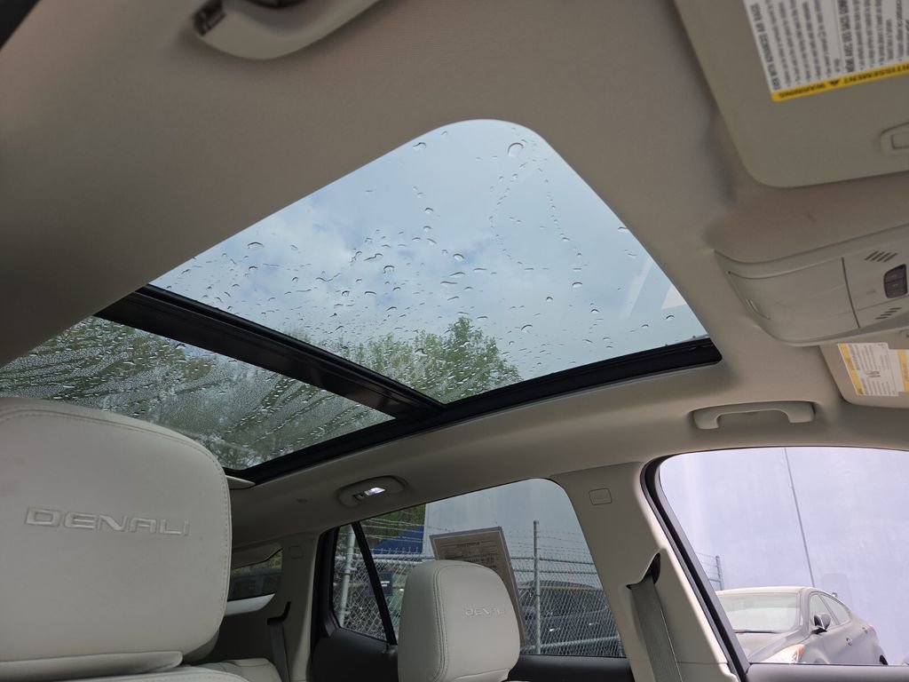 Used 2019 GMC Terrain Denali w/ Advanced Safety Package image 19